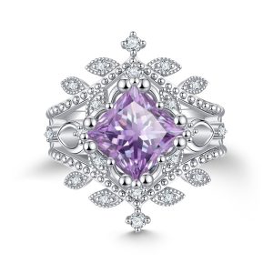 Victorian style moissanite wedding ring for women in sterling silver purple stone.Anillo de boda de moissanita estilo victoriano para mujer en plata esterlina