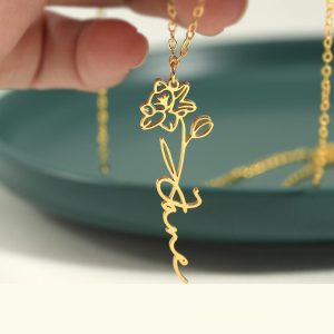 Birth flower personalized necklace for her+Collar personalizado de flor de nacimiento para mujer+Collier fleur de naissance personnalisé pour femme+Personalisierte Geburtsblumen-Halskette für Damen+誕生日花のパーソナライズされたネックレス