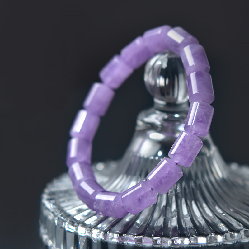 Handcrafted amethyst crystal healing jewelry for mindfulness, joyería de cristal de amatista, bijoux en cristal d'améthyste, Amethyst Kristallschmuck.