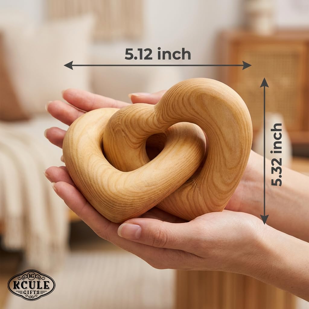 Escultura de Corazones de Madera Personalizados - Image 2