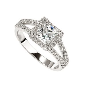 Princess cut diamond halo ring with split shank band, anillo de compromiso cuadrado, bague de fiançailles halo, Verlobungsring mit Diamant, プリンセスカットヘイローリング.