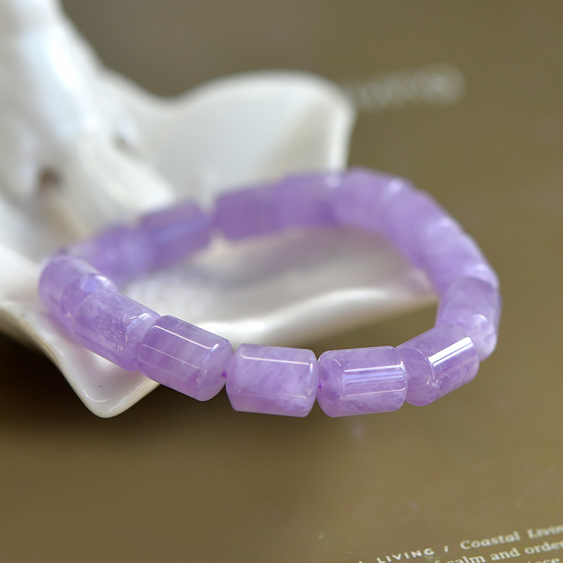 Elegant purple gemstone bamboo style bracelet with polished finish, pulsera de piedras moradas estilo bambú, bracelet en améthyste violette, lila Edelstein-Armband.