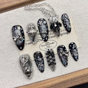 Black handmade press on nails, uñas postizas hechas a mano, schwarze handgemachte kunstnägel, faux ongles noirs faits à la main, 黒のハンドメイドプレスオンネイル