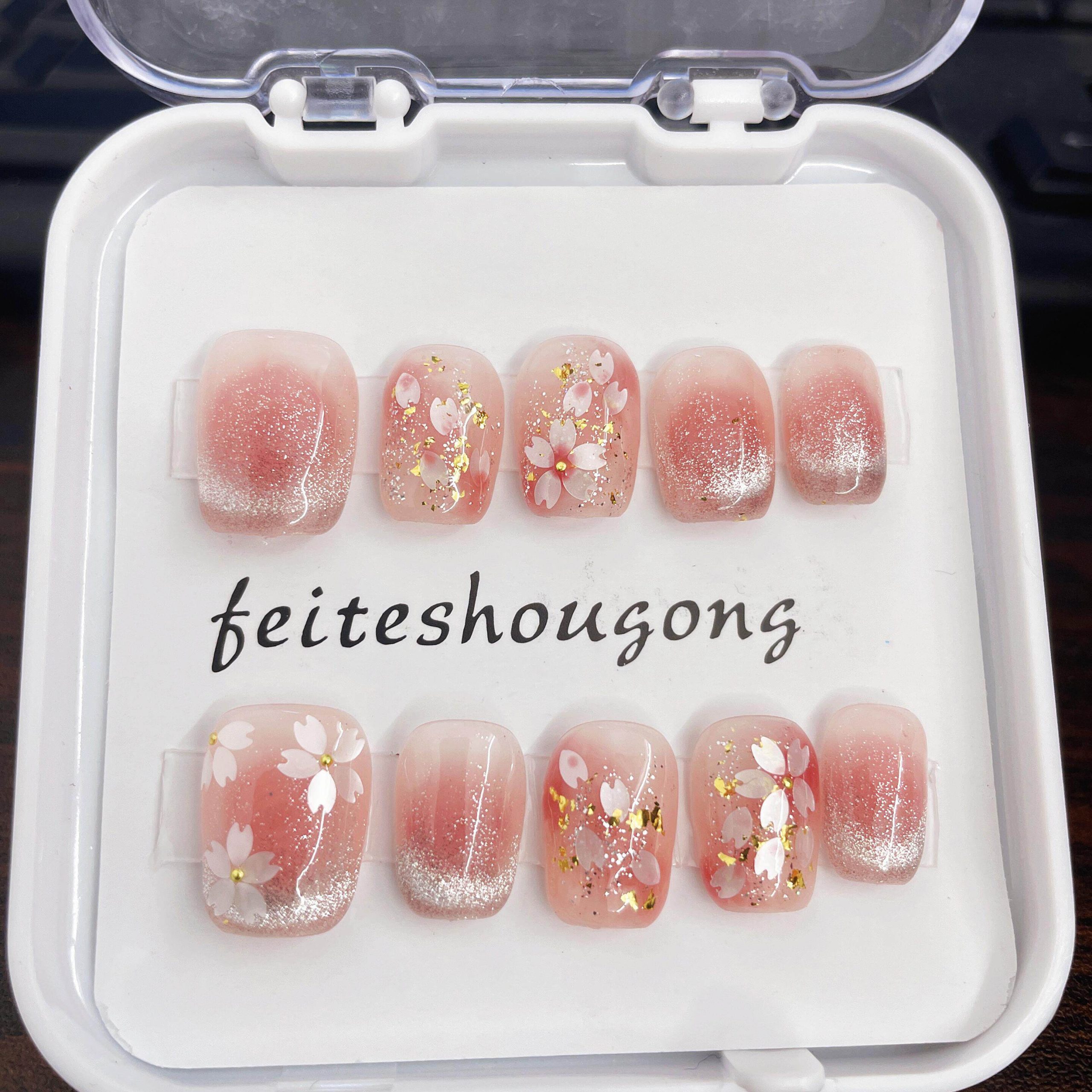 Pink aura press on nails with cherry blossoms, uñas postizas aura rosa con flores, rosa aura press on nägel mit blüten, faux ongles aura rose avec fleurs, ピンクのオーラネイル プレスオン ネイル 花柄